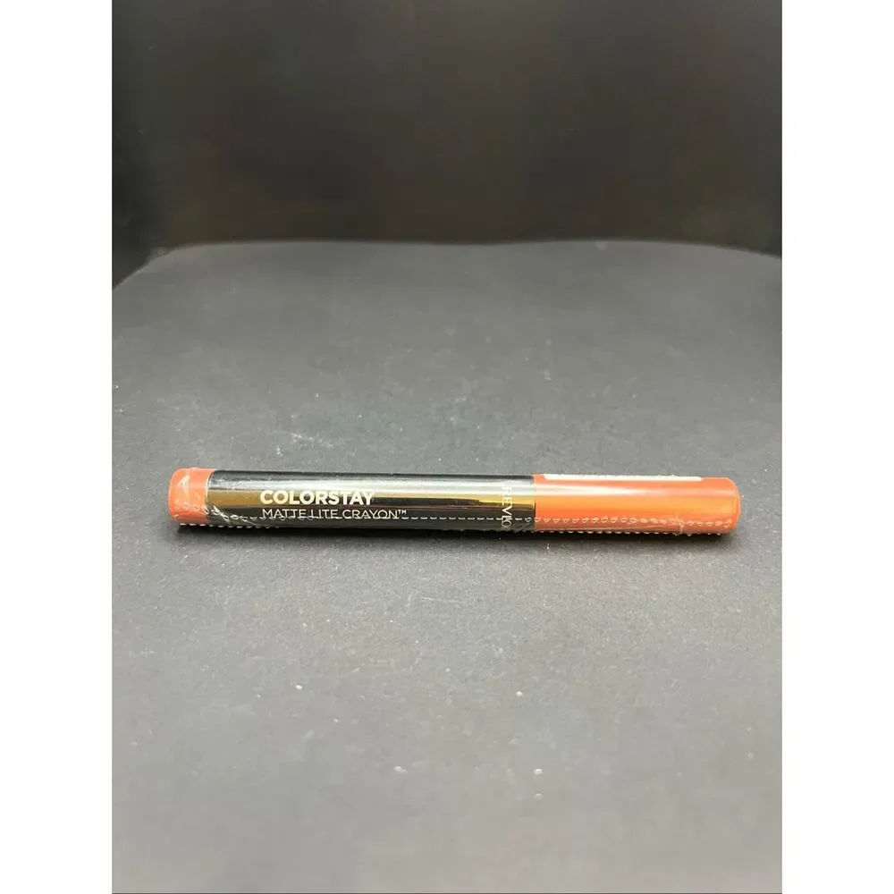 New Sealed Revlon Colorstay Matte Lite Crayon 001 Tread Lightly